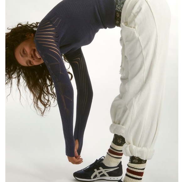 Free People Movement Cable Layer Black BNWOT - Picture 2 of 6